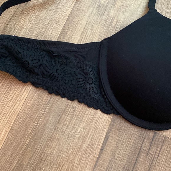 Black Push-up Bra - Picture 2 of 3